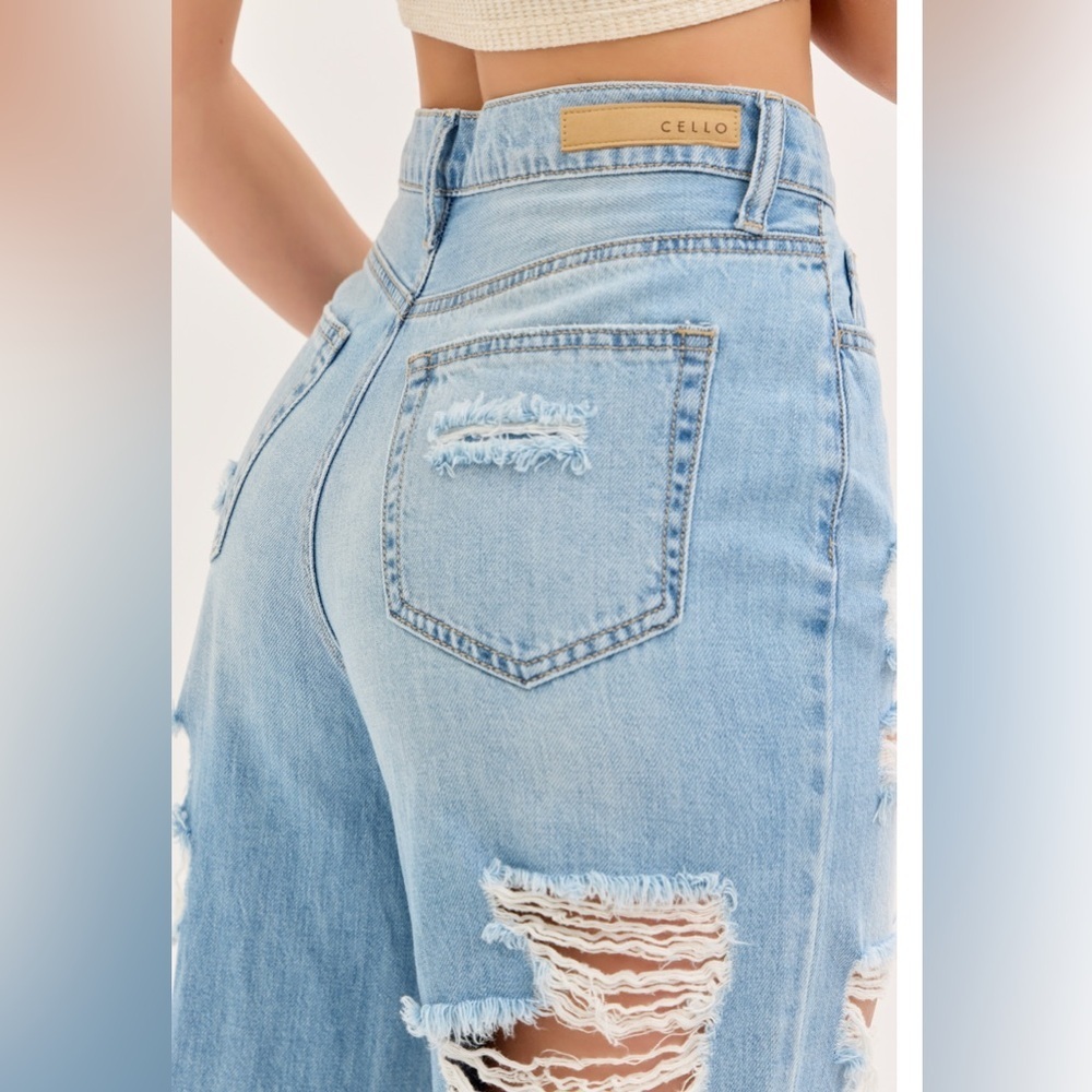 NWT Cello Ultra Distressed Back and Front Relaxed Fit High Rise Wide Leg Jeans - Picture 7 of 7